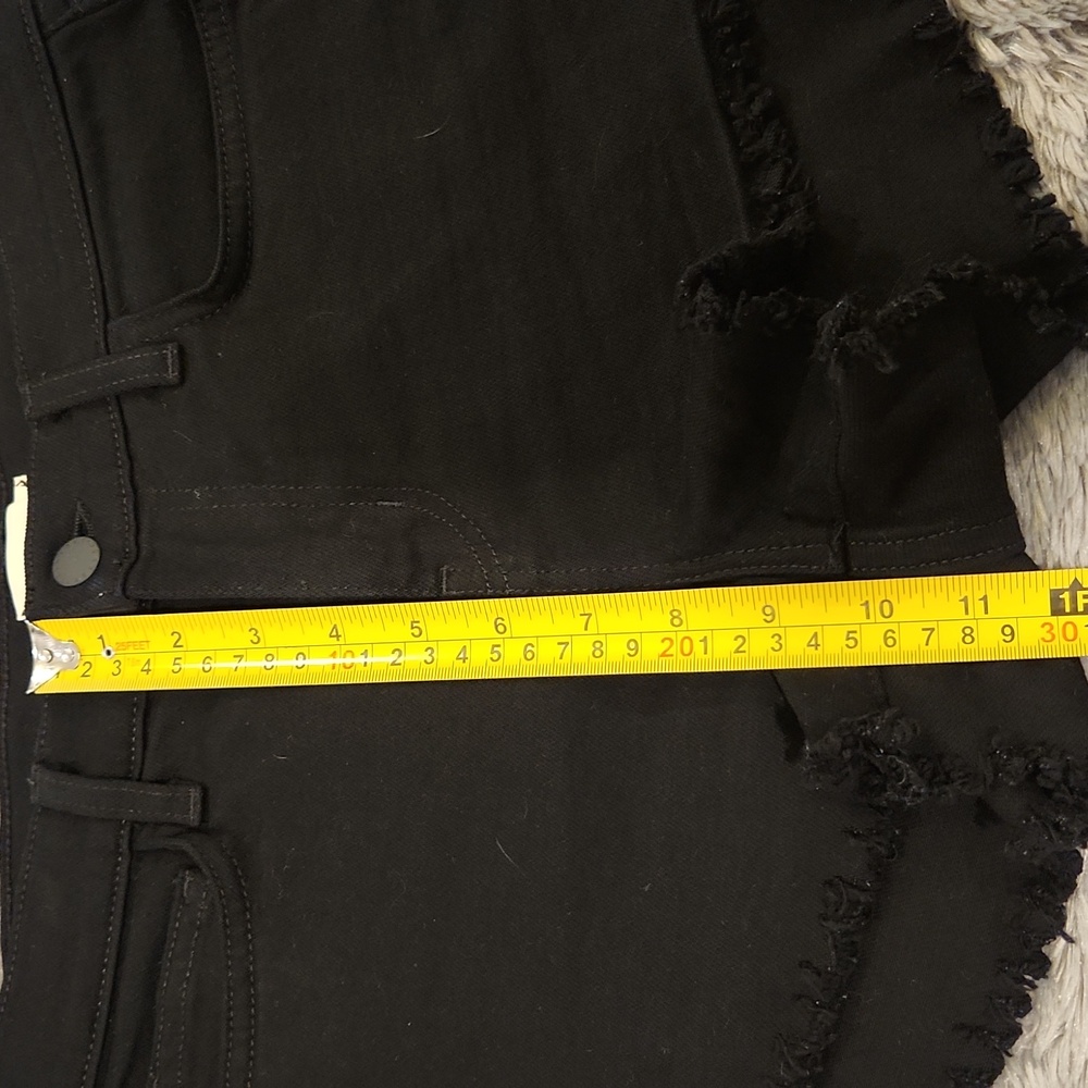 L'AGENCE "Zoe" Black Jean Shorts With Frayed Hem Size 26, New W/O Tags! - Picture 10 of 11